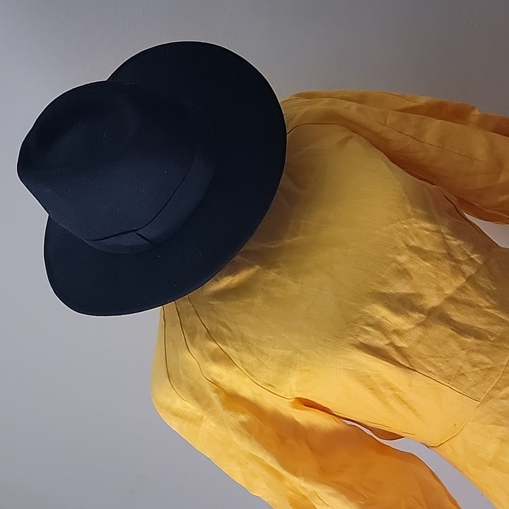 2 HATS  H&M BLACK / D&Y CAMEL  👒